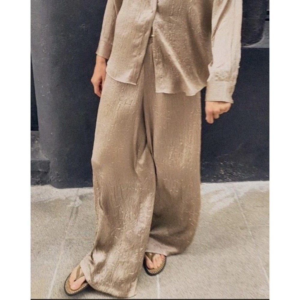 Zara Crinkled Satin Effect Pull On Wide Leg Pants Beige Size XS NWOT
